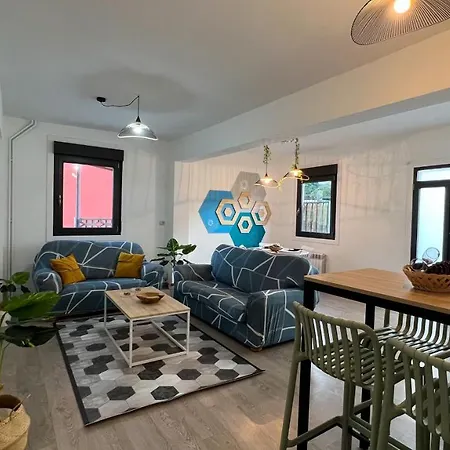 Amplia Casa De 9 Hab, Cabral. Ferienhaus *