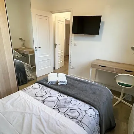 Amplia Casa De 9 Hab, Cabral. Feriehus *