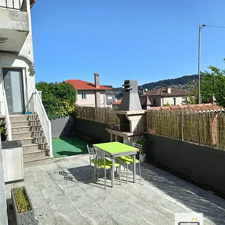 Amplia Casa De 9 Hab, Cabral. * Vigo