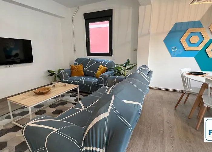 Amplia Casa De 9 Hab, Cabral. * Vigo