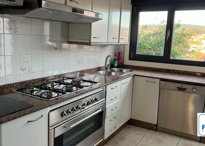 Amplia Casa De 9 Hab, Cabral. Tatil Evi Vigo