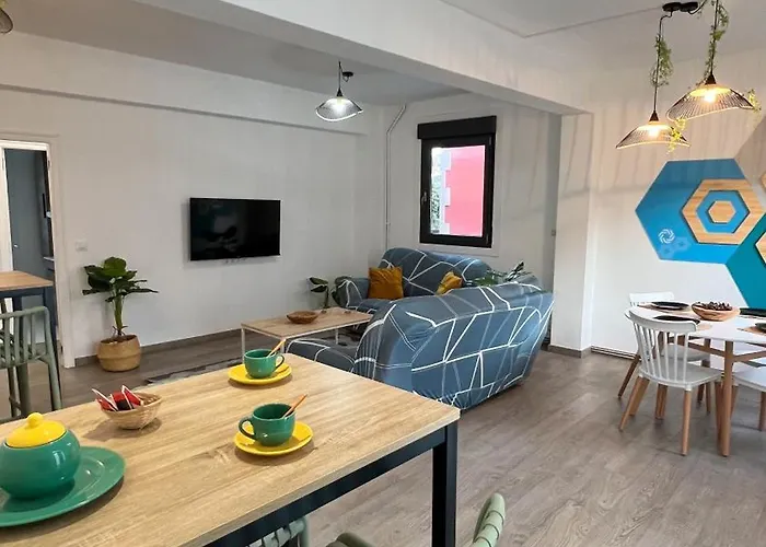 Amplia Casa De 9 Hab, Cabral. *